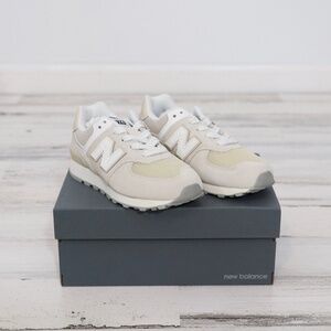 New Balance Kids 574 Sneaker Beige & White  Size 12 (Little Kid)